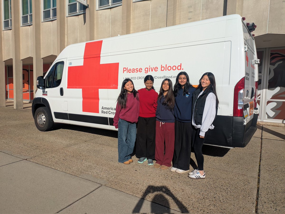 FRCTeam1676's tweet image. We are ready! Our team and the Pascack Hills Medical Club look forward to seeing you. ♥️ There are a few slots open, take a look! tinyurl.com/3rbmhp72 Thank you so much for your support 💛🖤 @first_official_ @firstmidatl @pvrhsd @pascackhillsnj #morethanrobots