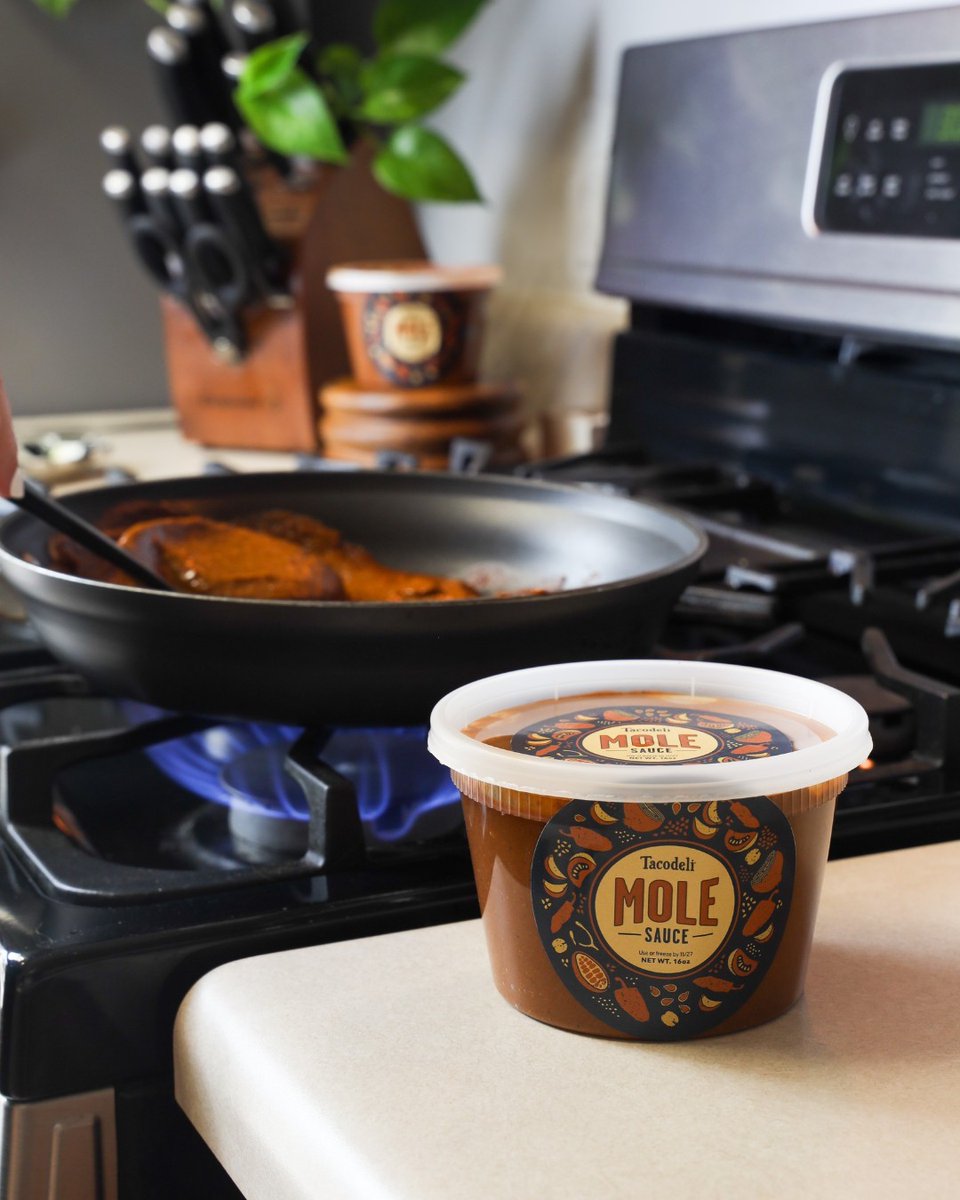 tacodeli's tweet image. From our kitchen to yours, make your holiday table unforgettable with our signature mole! Presale ends soon. Order by November 20th for pickup on November 25th &amp;amp; 26th.