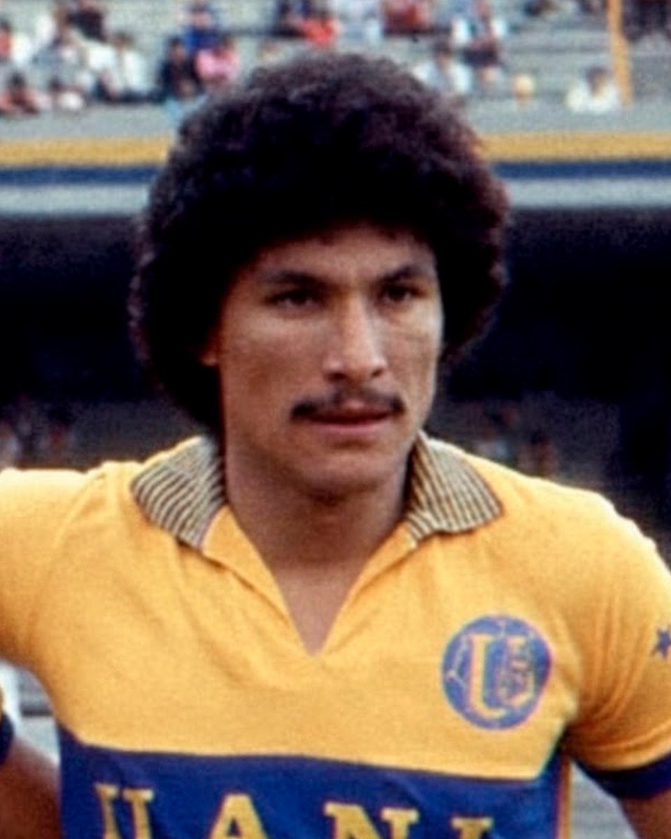 Adrián Hincapié, ex futbolista de Tigres, Cobras y Correcaminos. Se consagró como una leyenda del fútbol regiomontano tras lograr el campeonato de la Liga Mexicana en la histórica temporada 1981-82, bajo el mando de Carlos Miloc.

(En la imagen porta el jersey de ‘El Tigre’)