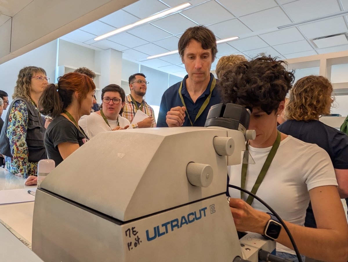 advanced_unit's tweet image. En estos días, #JessicaRossello participó del taller de #ArrayTomography organizado por @MSoizaReilly en Buenos Aires, tras el encuentro de LABI.
Gracias por la invitación y por compartir esta tecnología fantástica con toda nuestra región. 🌎🔬