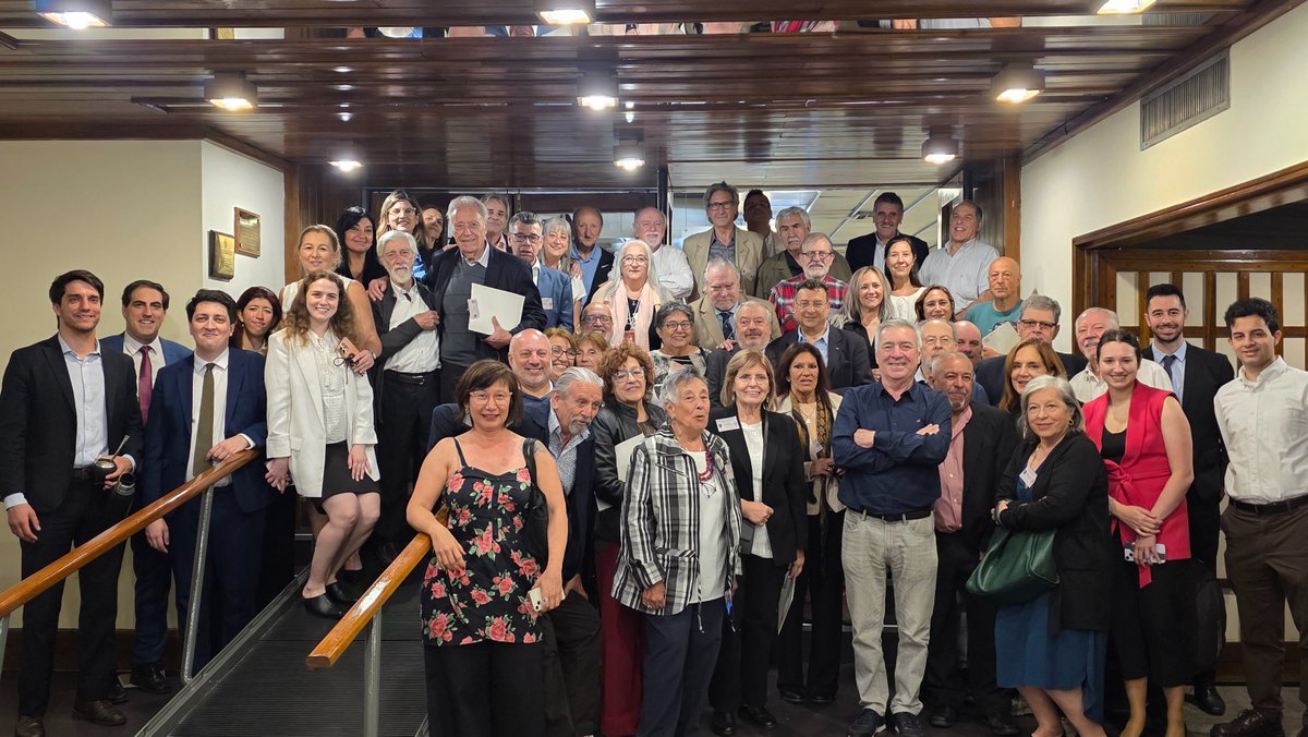 🇺🇾 🤝🇺🇾 El director general de Secretaría de <a href="/CancilleriaUy/">Cancillería Uruguay 🇺🇾</a>, Andrés Peláez, pidió que las idas y vueltas de las y los uruguayos no sean "un costo, sino que sea una construcción colectiva, para que sea quién sea y donde esté, se sienta plenamente uruguayo. Más allá del terruño