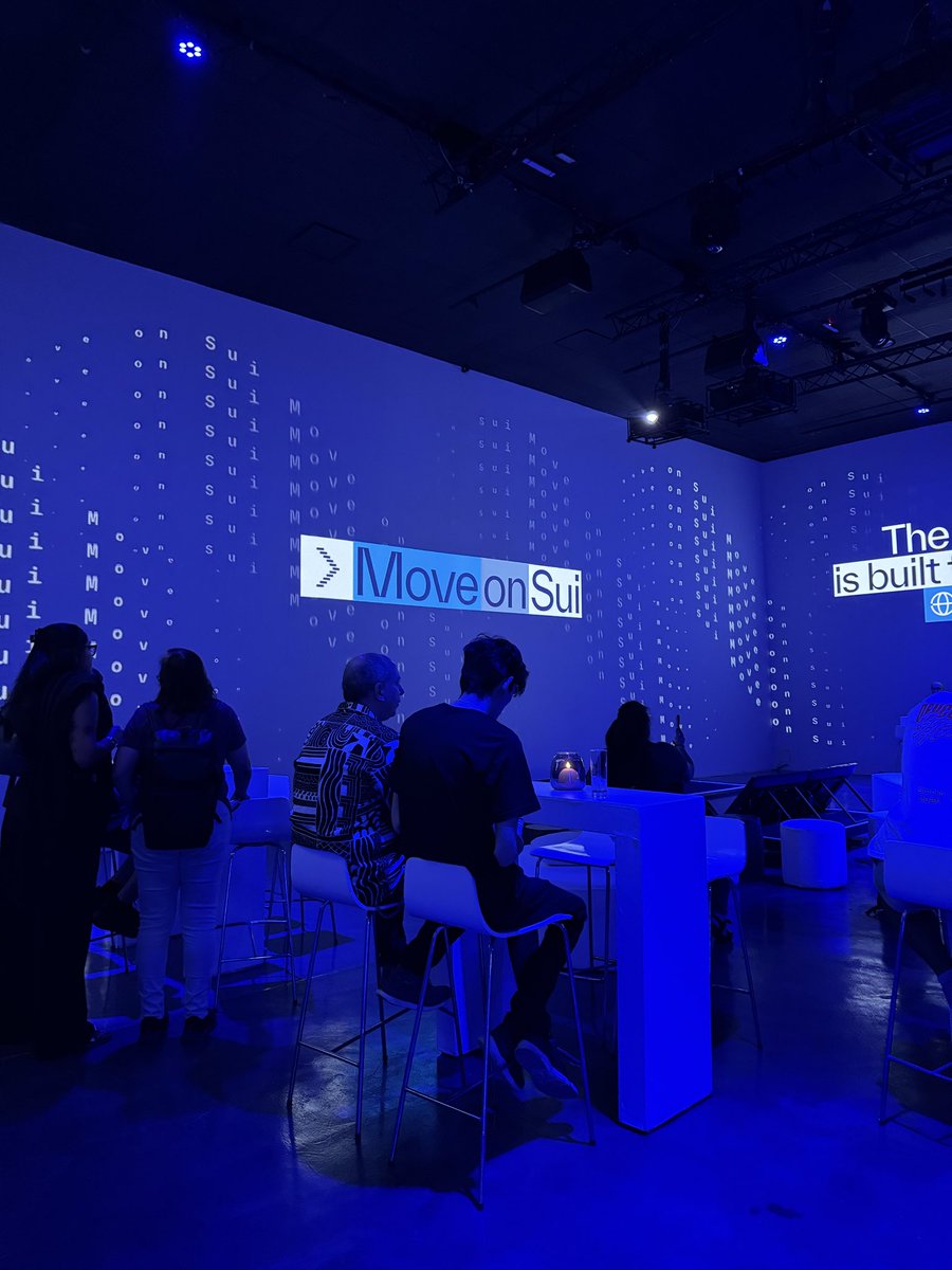 SuiCommunity's tweet image. Nobody knows I’m the intern™️