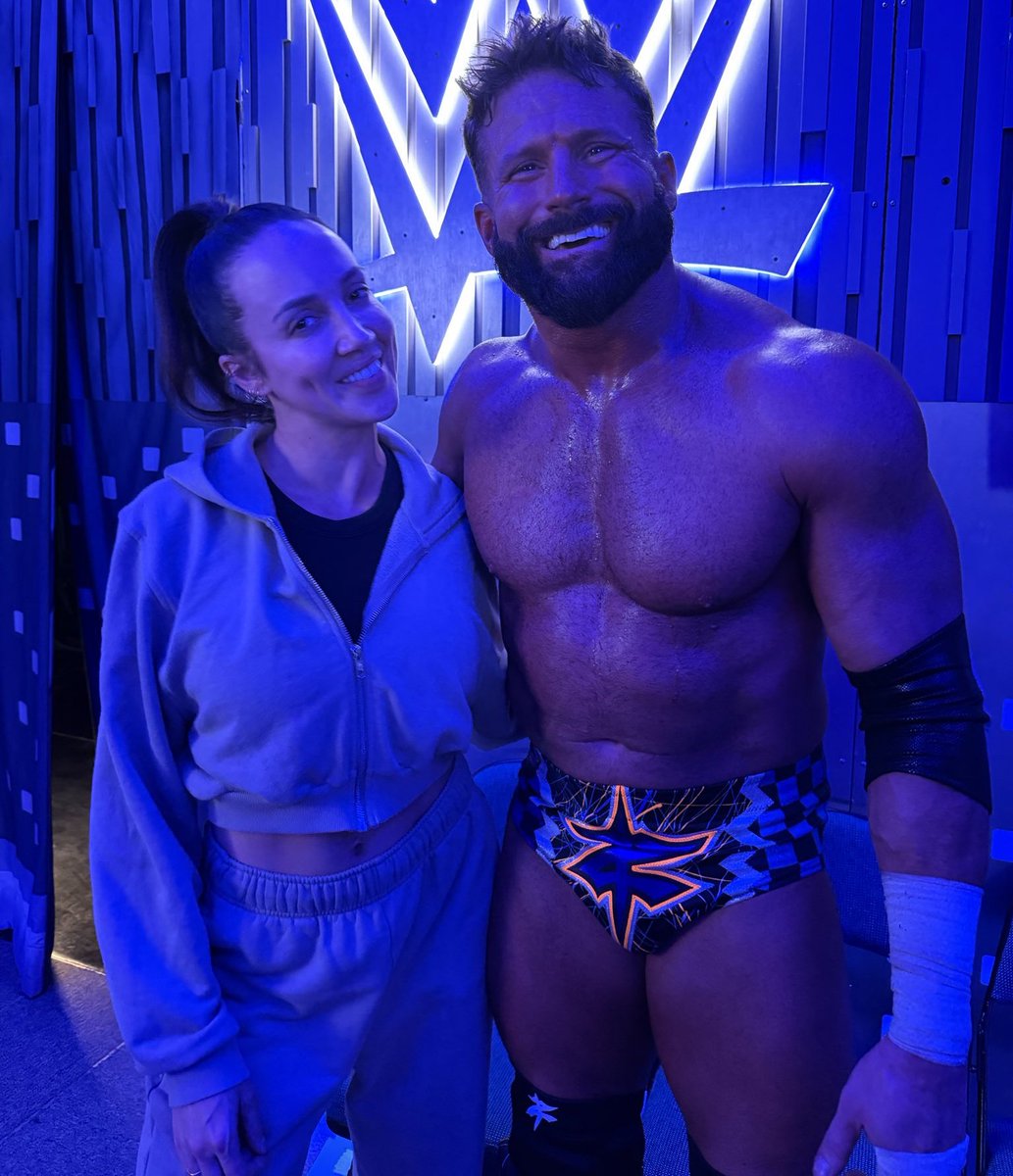 ᑕᕼᗩᖇITY tweet media