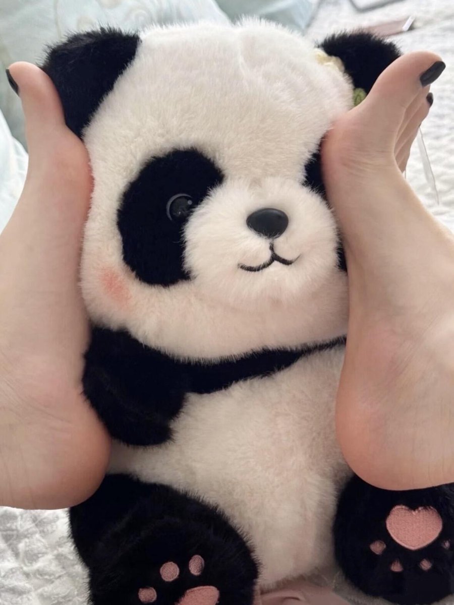 天冷了，谁来给她暖脚
#杭州 #露出 #情侣