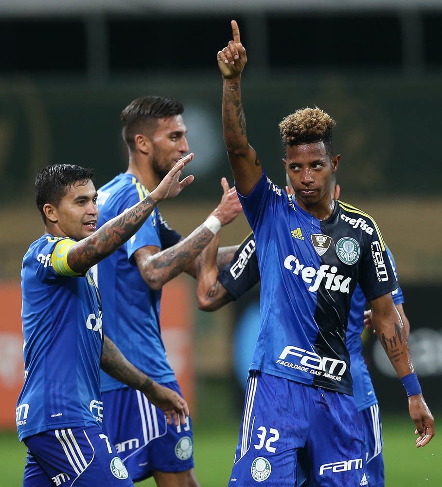 amorimbaiano's tweet image. prass é tao gigantesco em nossa historia que em 2016 a camisa dele de goleiro virou nossa 3° camisa