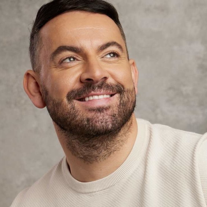 The Curtain Up Show tweet media