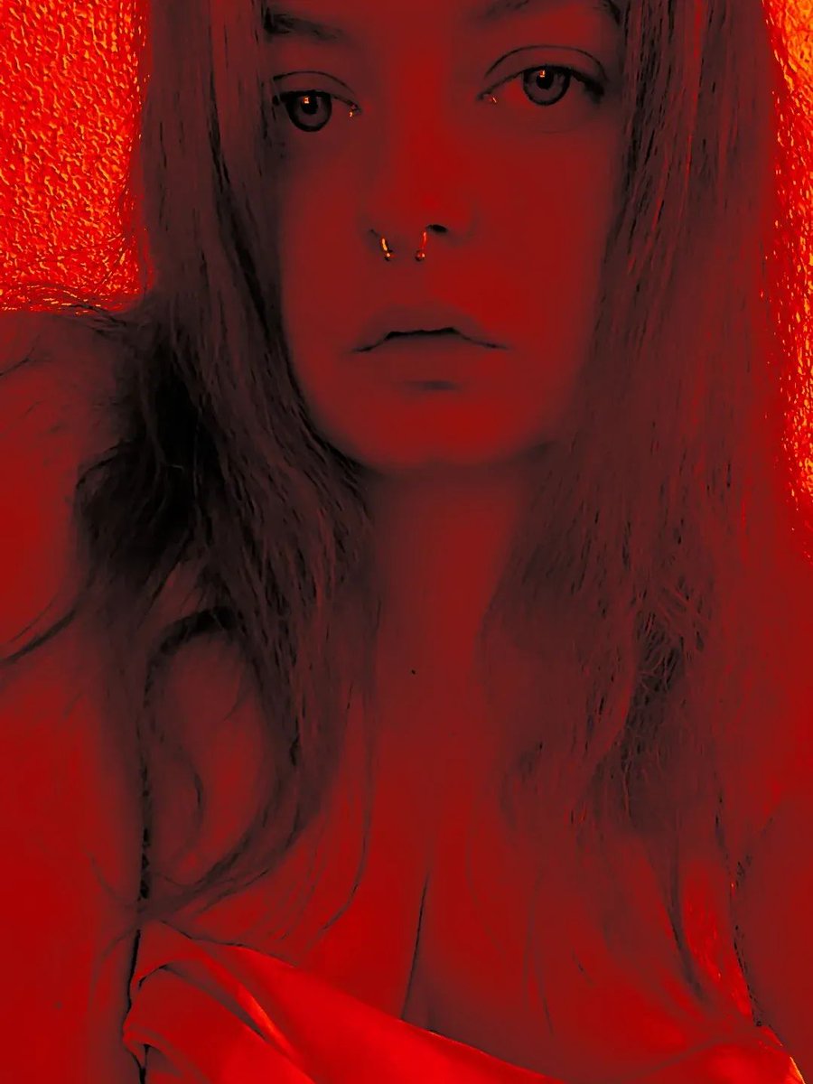 MaddyMonster13's tweet photo. "I’m chasing shadows I’ll never replace,
Every overdose starts with your face."

Yuo- addicted https://t.co/BV0hQGQxwP