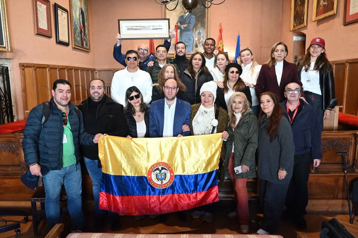El curso 'Derecho Parlamentario y Comunicación Política', organizado por <a href="/fgusal/">Fundación USAL</a> y destinado a personal de la Cámara de Representantes de Colombia, hoy se ha trasladado a Ciudad Rodrigo 🤗
Muchas gracias al Ayuntamiento de Ciudad Rodrigo por la gestión y el recibimiento.