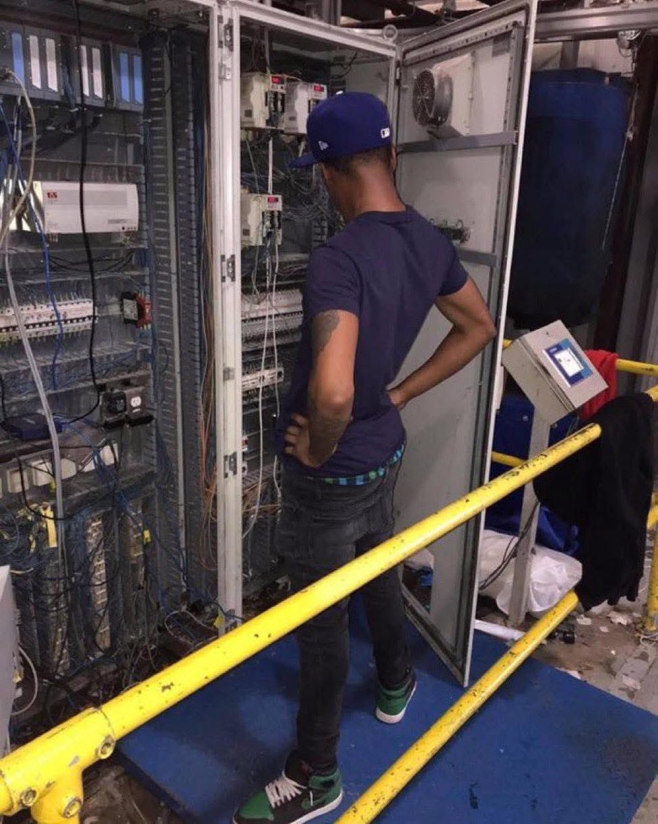 Engineers search problem ins and outs at cloudflare 
Cloudflare🤔