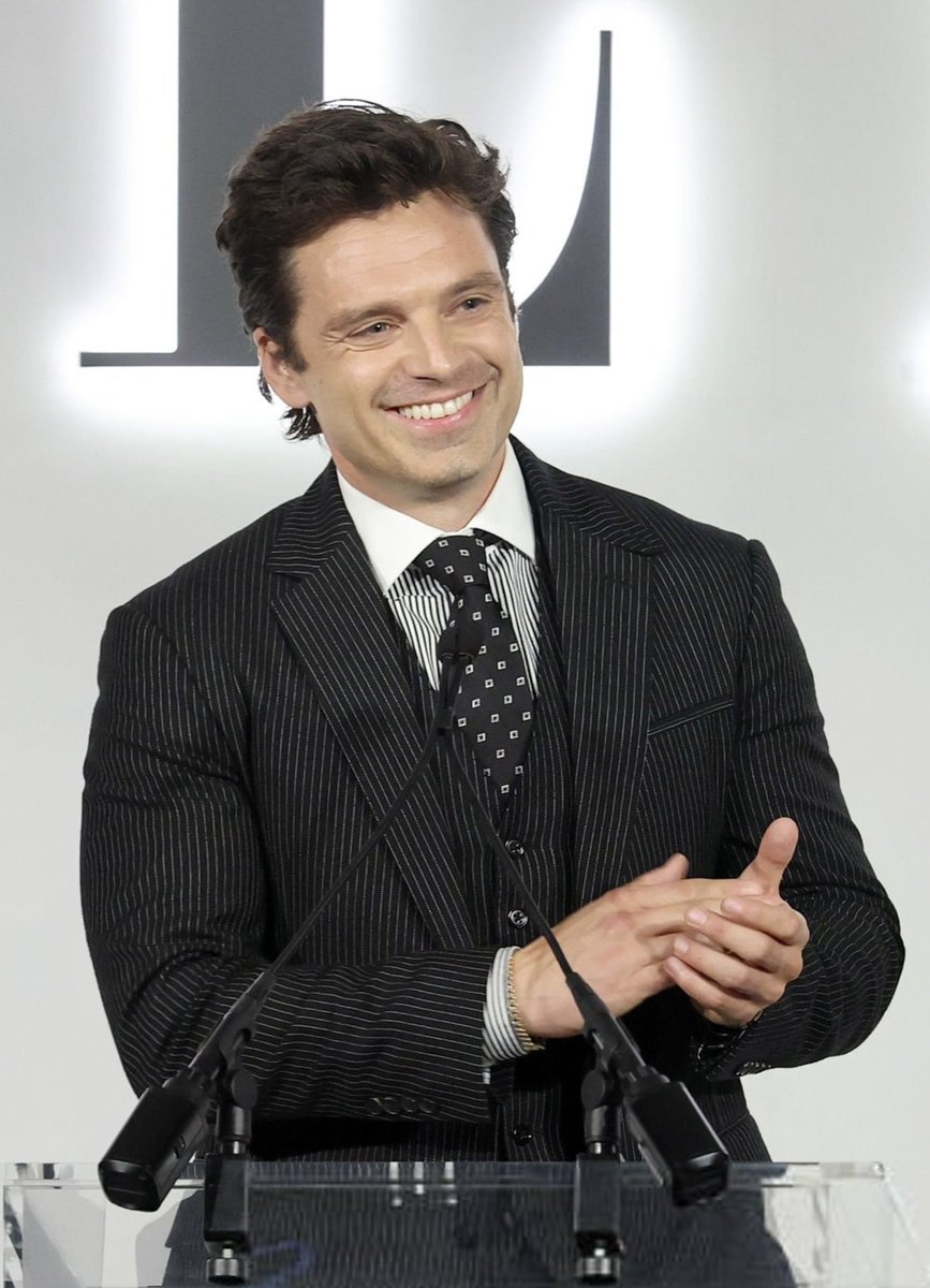 amethystbucky's tweet image. he&apos;s so beauti—OH FUCK