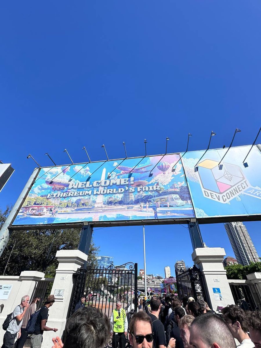 spaceandtime's tweet image. Buenos días, Buenos Aires 🇦🇷

We’re here all week showcasing @dreamspaceHQ, presenting at @chainlink House, and vibing with the community.

Hit up @_catdaly and the team to grab some SXT swag.