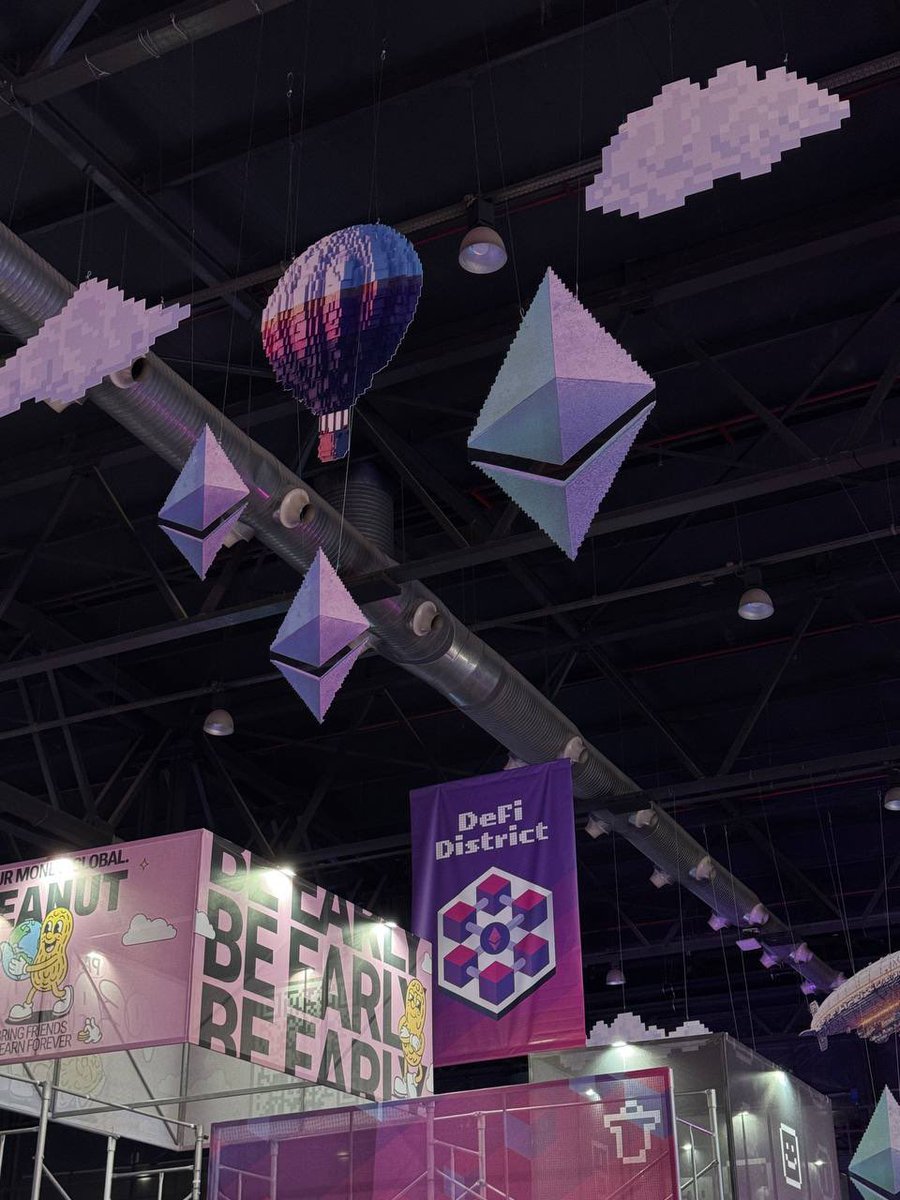 spaceandtime's tweet image. Buenos días, Buenos Aires 🇦🇷

We’re here all week showcasing @dreamspaceHQ, presenting at @chainlink House, and vibing with the community.

Hit up @_catdaly and the team to grab some SXT swag.