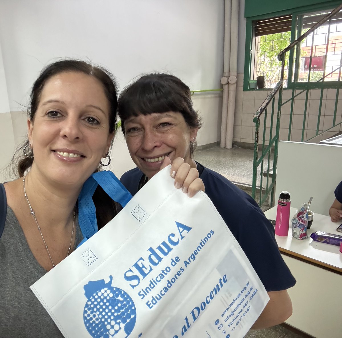 Seguimos recorriendo las escuelas y visitando docentes hasta el último día: siempre cerca y a disposición de sus necesidades.

#SEducA #JuntoAlDocente