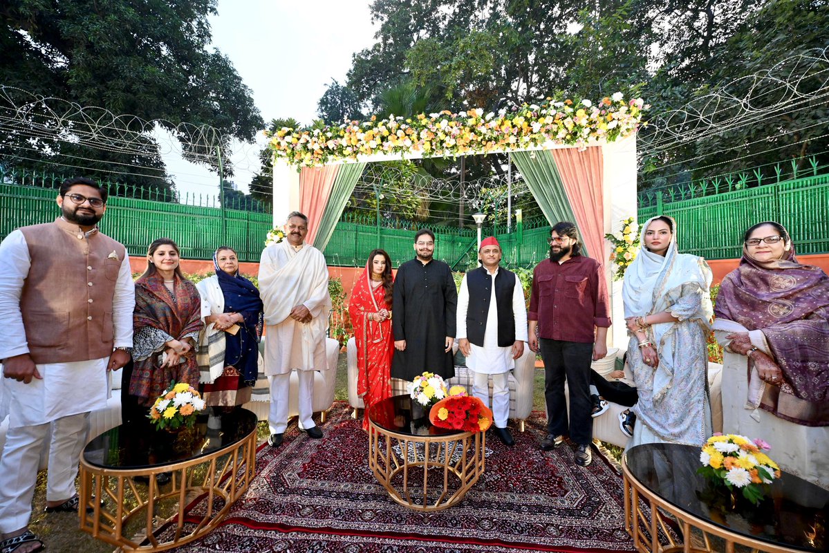 yadavakhilesh's tweet image. ख़ुशहाल ज़िंदगी के लिए मुबारकबाद!