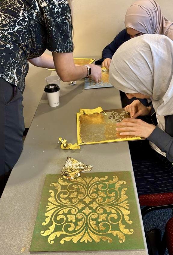 iashouston's tweet image. They learned calligraphy from eminent Arabic calligrapher who cane to our festival all the way from NY.

#IslamicArtsFestival #ArtCelebration #artclass #artworkshop #CulturalConnection #Creativity #CommunitySpirit #Inspiration #ArtisticExpressions #HandsOnArt #FestivalFun #Art