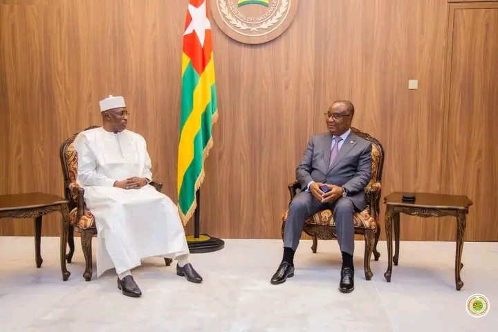 roland66095's tweet image. En escale à Lomé, une délégation du Parlement tchadien a échangé avec le Président de l’Assemblée nationale togolaise. Objectif : renforcer les relations interparlementaires et partager les bonnes pratiques. #Coopération #Parlements #Afrique