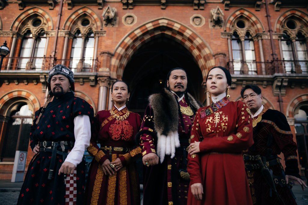 Физикл ээшиа хувийн хэвшил, чөлөөт зах зээл эрүүл үйл ажиллагаа улс орныг яаж сурталчилдагийг.
Төр оролцсон эрүүл бус үйл ажиллагаа бөөн мөнгөний гарлага, хэрүүл уруул, хардалт сэртэлт араасаа дагуулж дагуулж яаж ямар ч үр дүнгүй фээлддэгийг “ТАМГАГГҮЙ ТӨР” хоёр харуулж нотоллоо.