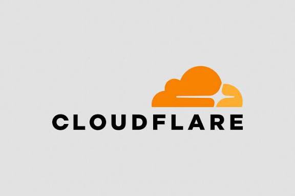 iMathTechs's tweet image. 🚨 Grosse panne chez Cloudflare ce midi : une partie du web s’est tout simplement… éteinte 😳

X, Discord, Shopify, Slack, ChatGPT, des médias… la liste est longue.

Quand un acteur qui protège 20% du web trébuche, tout Internet vacille 🌐💥

#Cloudflare #Panne #Internet #Web