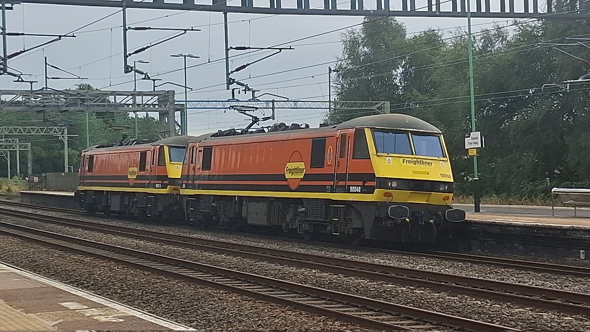 You can never go wrong with class 90s or as apparently nicknamed *Skodas* 

Seeing them gives me a sense of nostalgia especially since they used to run with Greater Anglia until March 2020