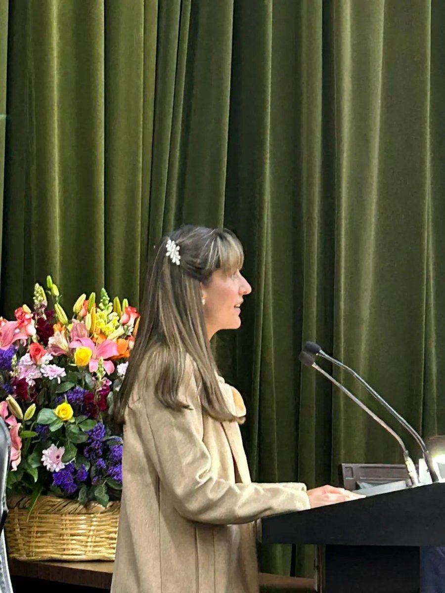 FacMedicinaUNAM's tweet image. “La medicina está hecha de contrastes, y nadie puede permanecer igual después de vivirlos”: Melissa Golubov, egresada de la #FacMed, quien fue reconocida por la @AMFEM_Oficial al obtener el mejor promedio de su generación #GacetaFacMed #OrgulloFacMed goo.su/bpVBj