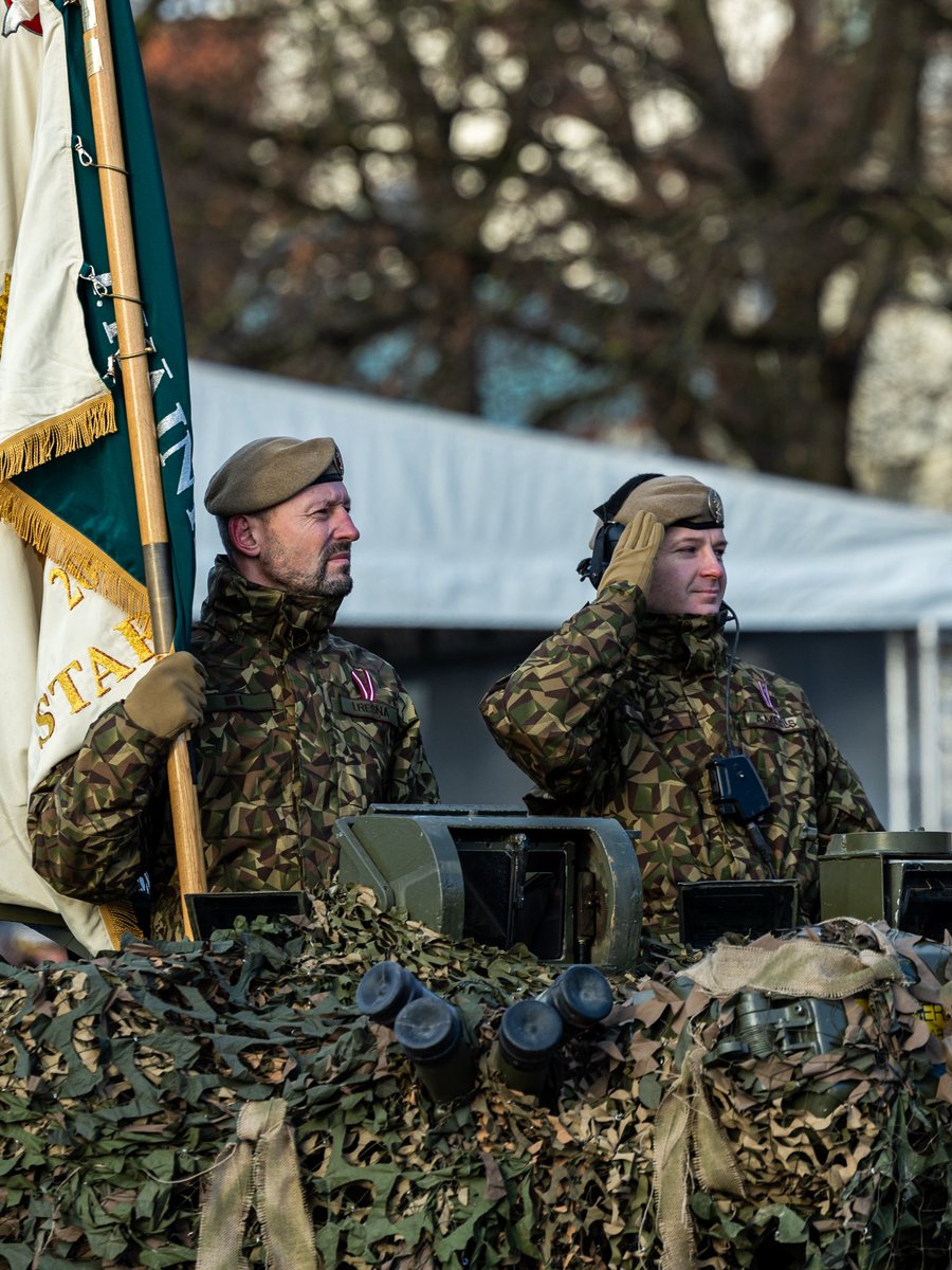 Latvijas_armija's tweet photo. 🇱🇻 Šodien kopā ar mūsu karavīriem, zemessargiem, jaunsargiem, policistiem, robežsargiem, glābējiem, NATO sabiedrotajiem un citiem valsts aizsardzībā iesaistītajiem godinājām Latvijas brīvību un neatkarību.

Paldies visiem, kas piedalījās un visiem, kas bija klāt vai skatījās tiešraidē!

Mēs esam stipri, vienoti un gatavi aizsargāt savu valsti.
Lai dzīvo Latvija! ❤️