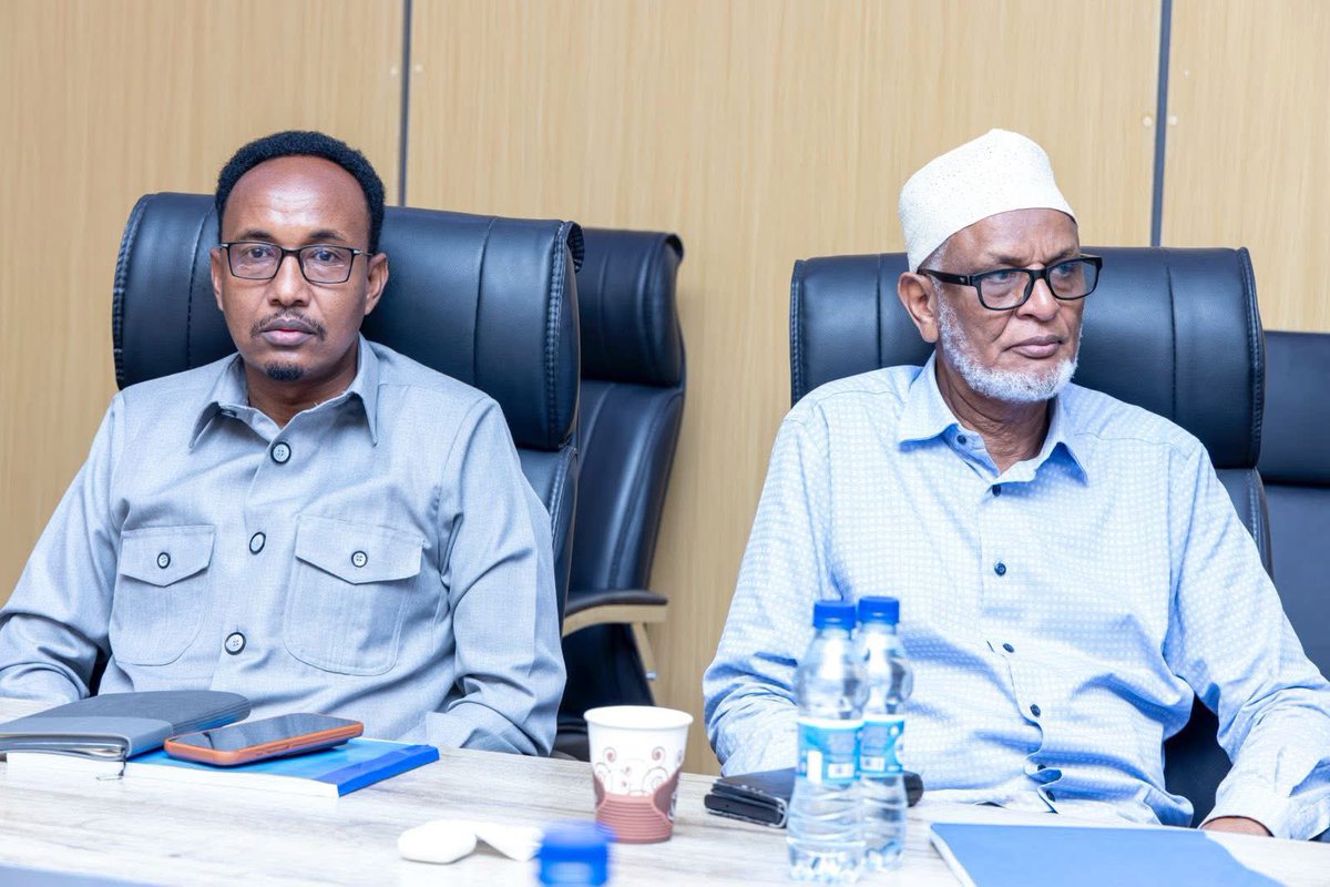 🚨 Today marked the conclusion of an intensive 5-day joint meetings where <a href="/ICRICSomalia/">Independent Constitutional Review Commission -🇸🇴</a> presented proposed amendments to Chapters 5–9, accompanied by a thorough report. 
ICRIC will share comprehensive reports capturing valuable feedback &amp; inputs from OC members on these chapters.
