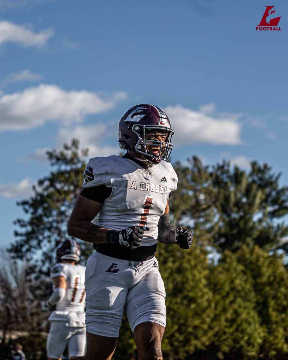 UWLEagleFB's tweet image. Brought the sunshine 🦅 

#TheExperience #asaneagle #d3fb