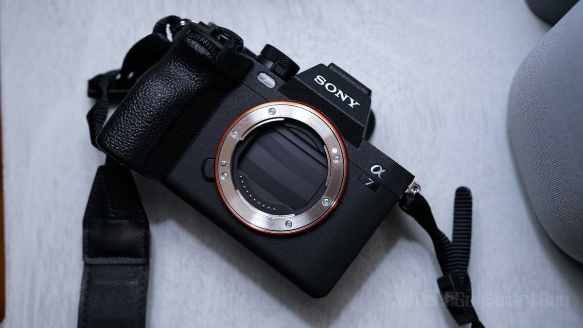 TechGuySmartBuy's tweet image. Yup, you can still save $700 off of this amazing Sony A7 IV camera and grab one for $1,998. 
deals cameras SmartBuys
buff.ly/qYW2DIJ

Check out our review of it here: buff.ly/7qTfQg7