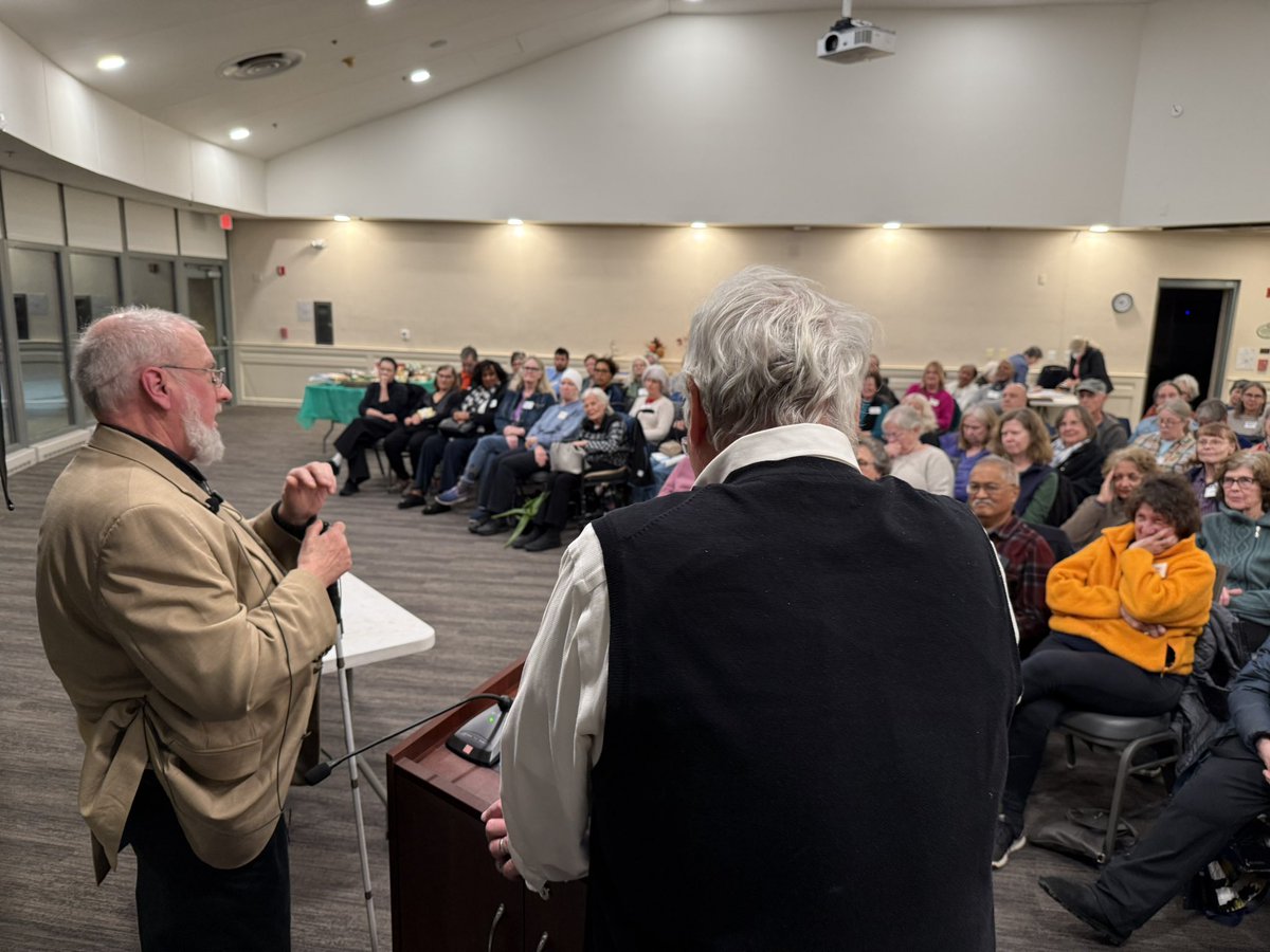 WDCGardener's tweet image. Here are some pics from last night’s #silverspring garden club meeting at #Brooksidegardens. John Peter Thompson gave an interesting presentation on #invsp to the Club last night. #gardendc #gardenclun