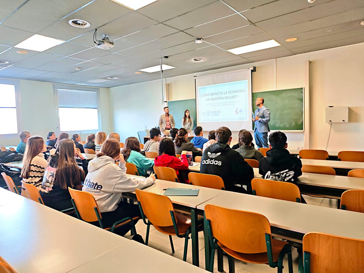 Alumnado de 1º y 2º de Bachillerato de las materias del Departamento de Economía del <a href="/IES_Cantabria/">IES Cantabria</a> ha tenido la oportunidad de participar en las actividades organizadas por la Facultad de Ciencias Económicas de la UC con motivo de la Semana de la Ciencia.
