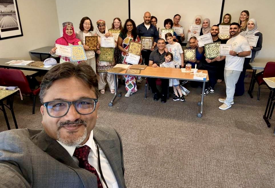 iashouston's tweet image. Mosque decorator and artist Harouth Bastajian from Michigan did a workshop on Islamic patterns. Both these classes were well received and students had a great time learning from the masters of Islamic art in America

#IslamicArtsFestival #ArtCelebration #artclass #artworkshop