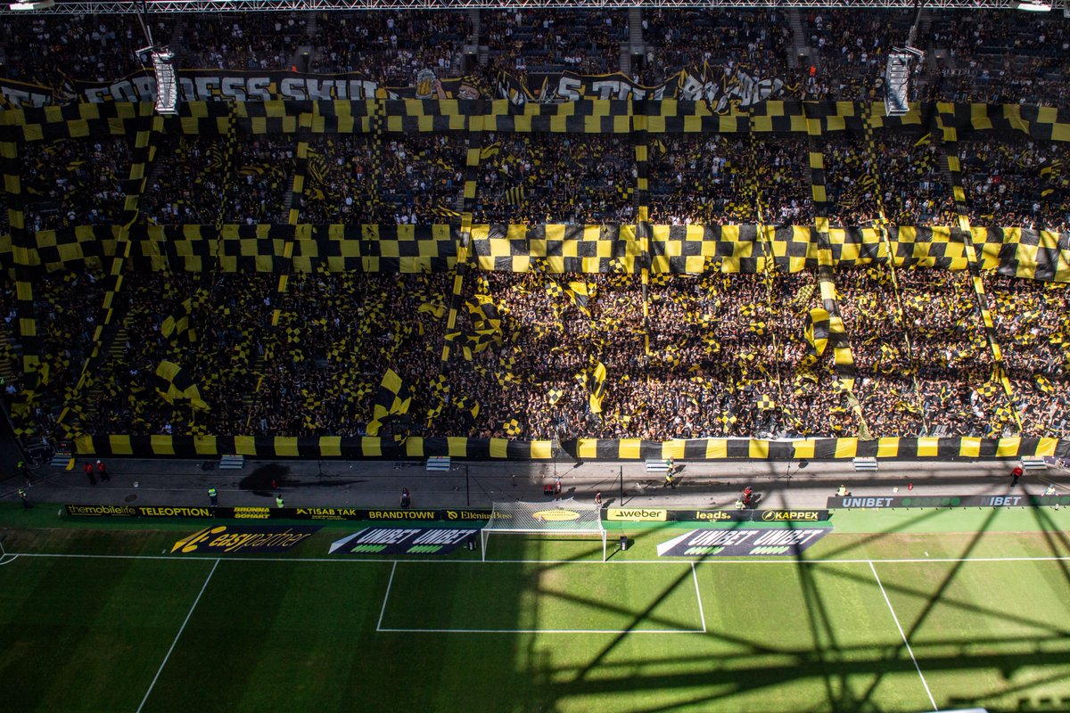 AIK är Årets publiklag - får knappt 1,6 miljoner kr

Unibets Publikstödet 2025 - se fördelningen klubb för klubb:

svenskelitfotboll.se/miljonutdelnin…