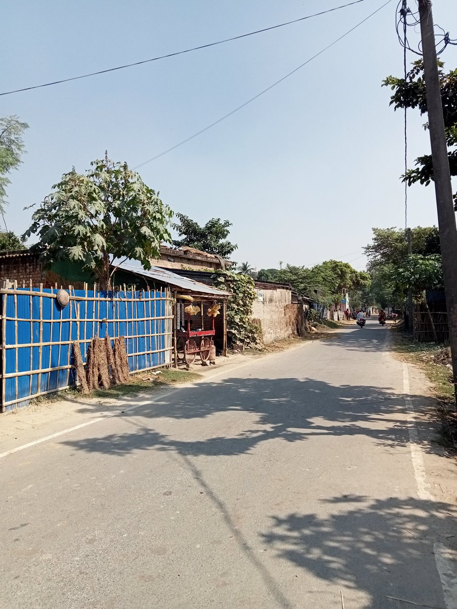 हमारे गांव की सड़के जो बनी है सब नीतीश कुमार की देन है।
#NitishKumar #NarendraModi #AmitShah #ChiragPaswan #jdu #bjp