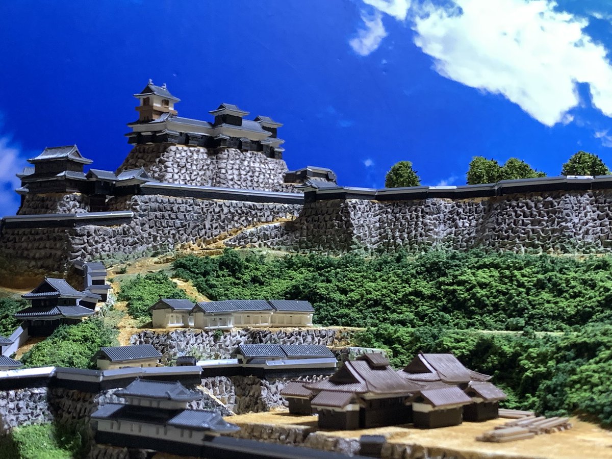 ジオラマ城 Amazon | [完成品] 日本100名城 会津若松城 ケース付き お城 模型