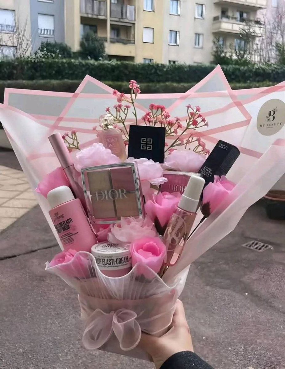 n_o_u_r15's tweet image. الـبوكـيه اللي نفسي فية 💗💗💗💗🎀