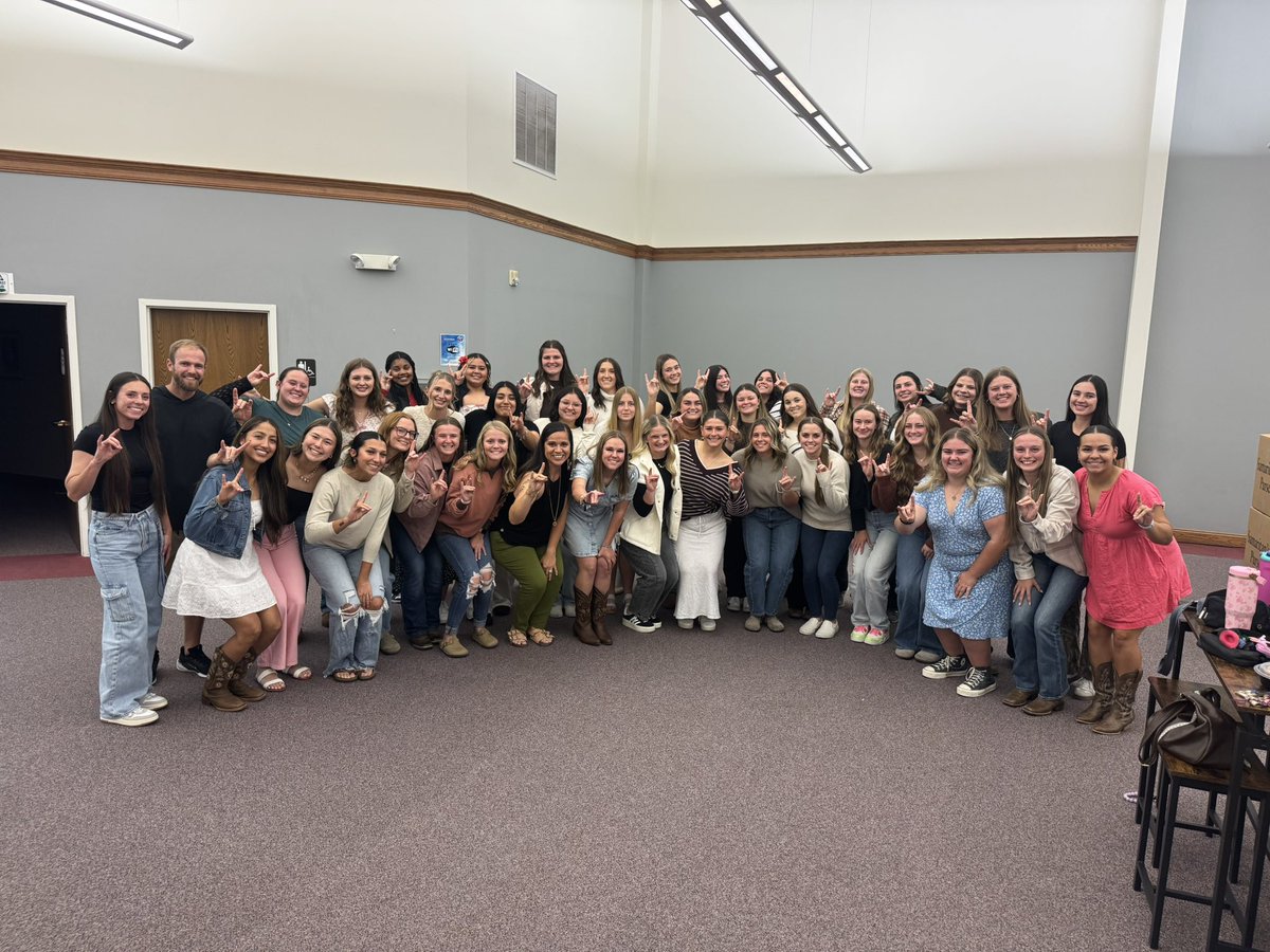 KWU Softball tweet media