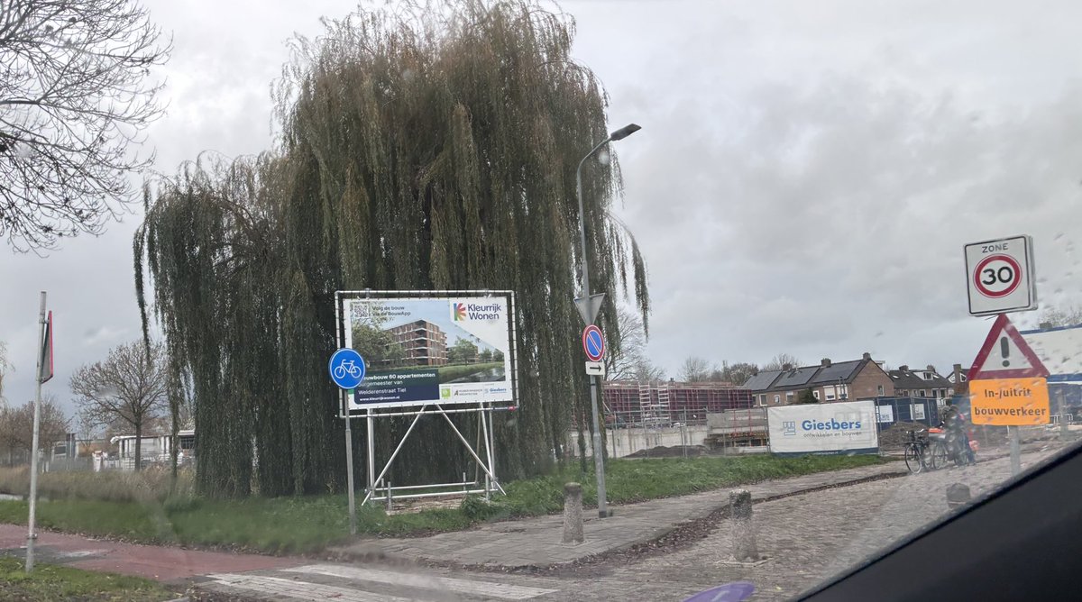 Ook op de Van Welderenstraat in Tiel wordt nu gebouwd. 

Er komen 60 appartementen gebouwd door bouwer <a href="/GiesbersWijchen/">Giesbers</a> in opdracht van de woningcorporatie <a href="/KleurrijkWonen/">KleurrijkWonen</a> 🏡 🏗️