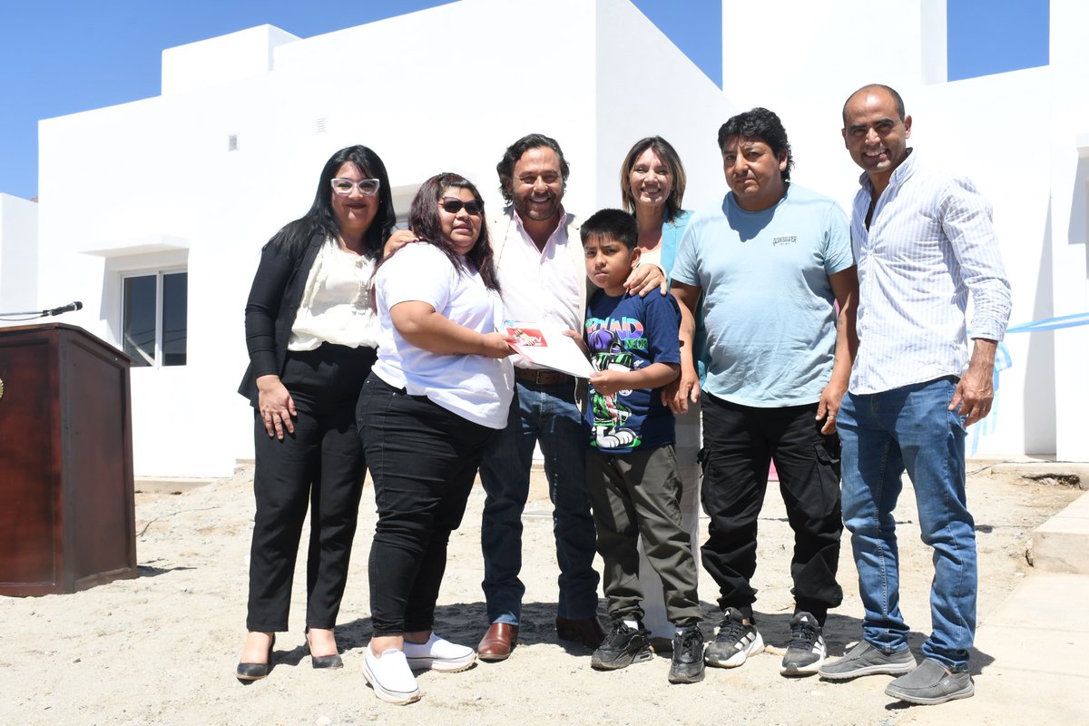 GustavoSaenzOK's tweet image. Hoy entregamos 48 nuevas viviendas en Cafayate y completamos las 97 casas de Finca El Socorro II.

Es una obra que Nación paralizó y que la Provincia decidió hacer igual, con fondos propios, porque entendemos que la gente no puede esperar.

Ya son más de 4.300 las viviendas…