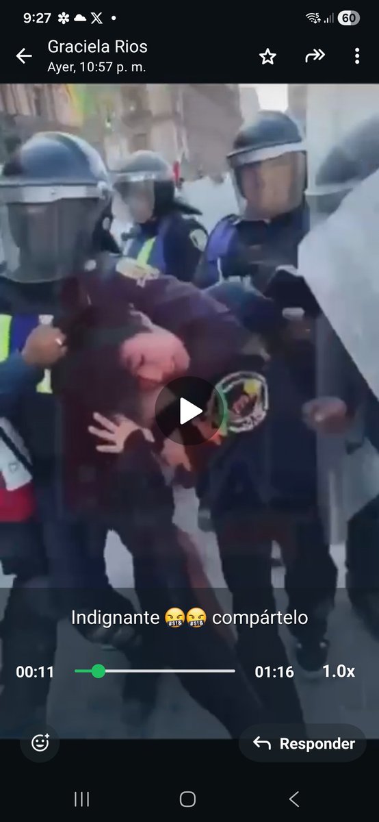 neo_jlrp's tweet photo. @Claudiashein Y las golpizas a esos jovenes, no que venia del CEU, no se quejo de los golpeadores, granaderos y su represion, que poca verguenza tiene, mejor renuncie, por que su discurso ya no se lo cree nadie, hubiera dejado a Marcelo, almenos habria congruencia en el discurso. https://t.co/KCyqIkhJYg
