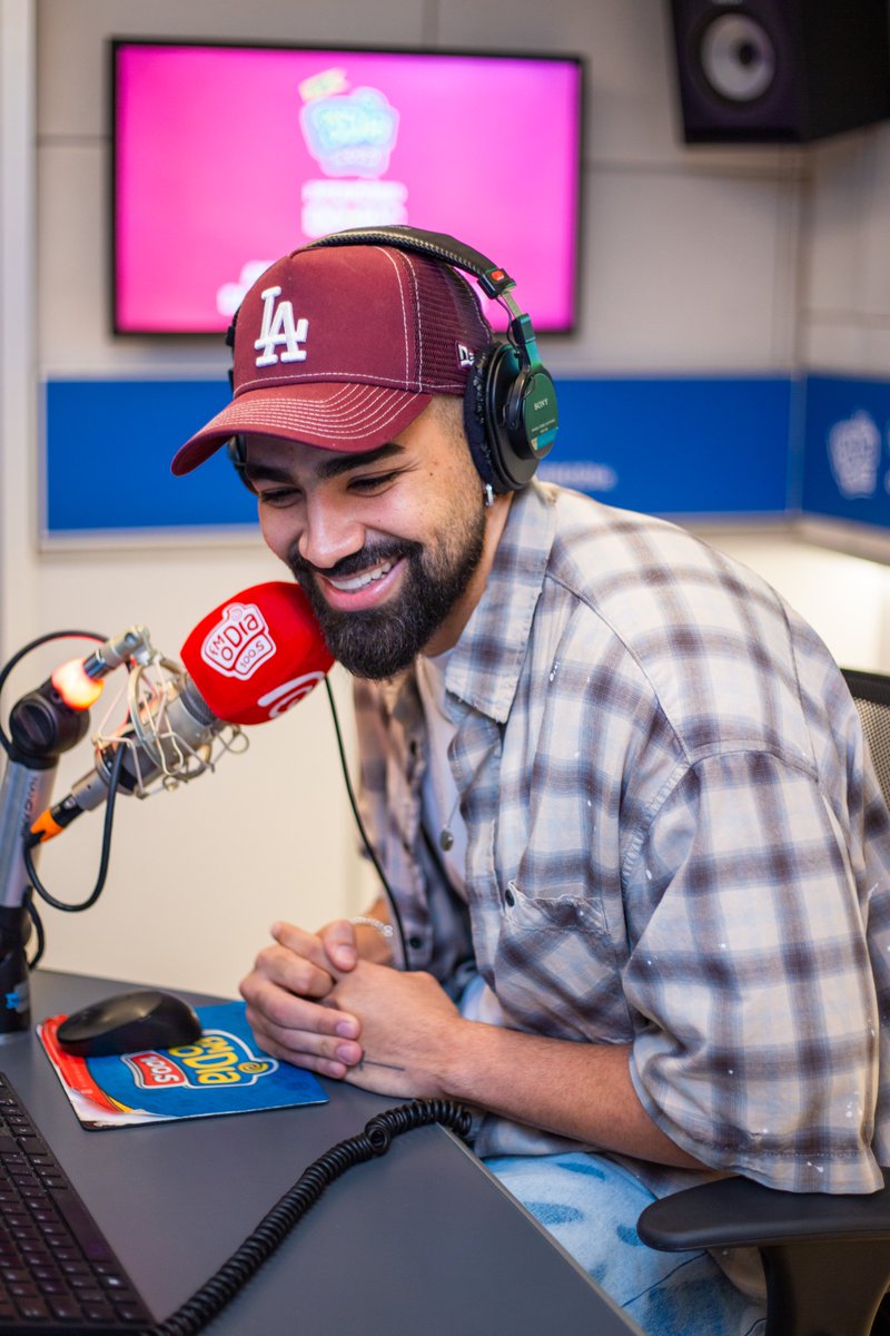 CONTEÚDO SENSÍVEL 🚨 Calma, é só o @Dilsinho invadindo meus estúdios pra matar a saudade - e falar sobre a música “O Que Eu Faço Agora?”, primeiro single de seu novo álbum, “Conteúdo Sensível”.

Ele sabe como mexer com o nosso coração, né? 😌