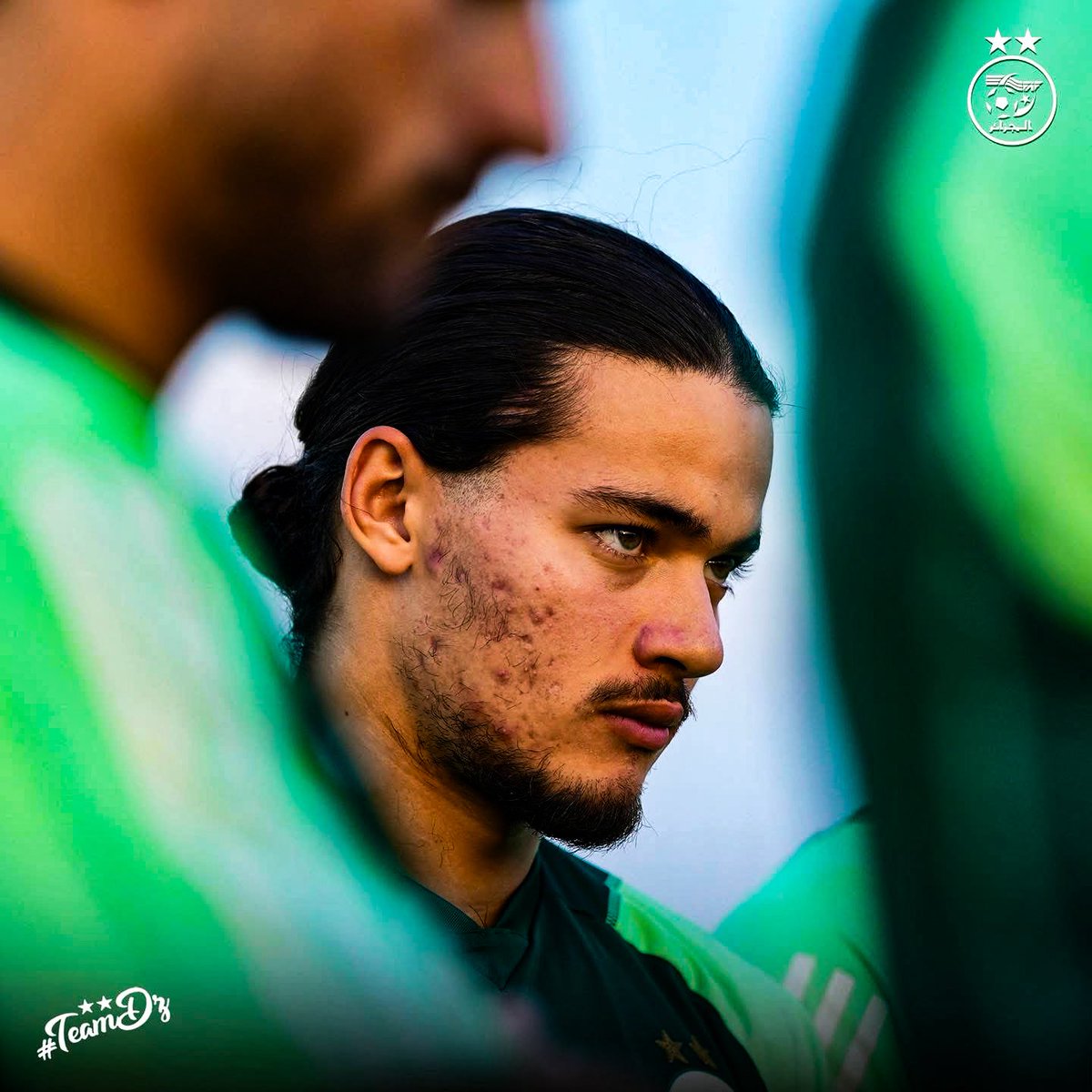 Anis Hadj Moussa titulaire en numéro 10 aujourd’hui. 

À noter que le joueur n’aime pas du tout ce poste et n’y arrive pas lorsqu’il est placé derrière l’attaquant…

SABOTAGE