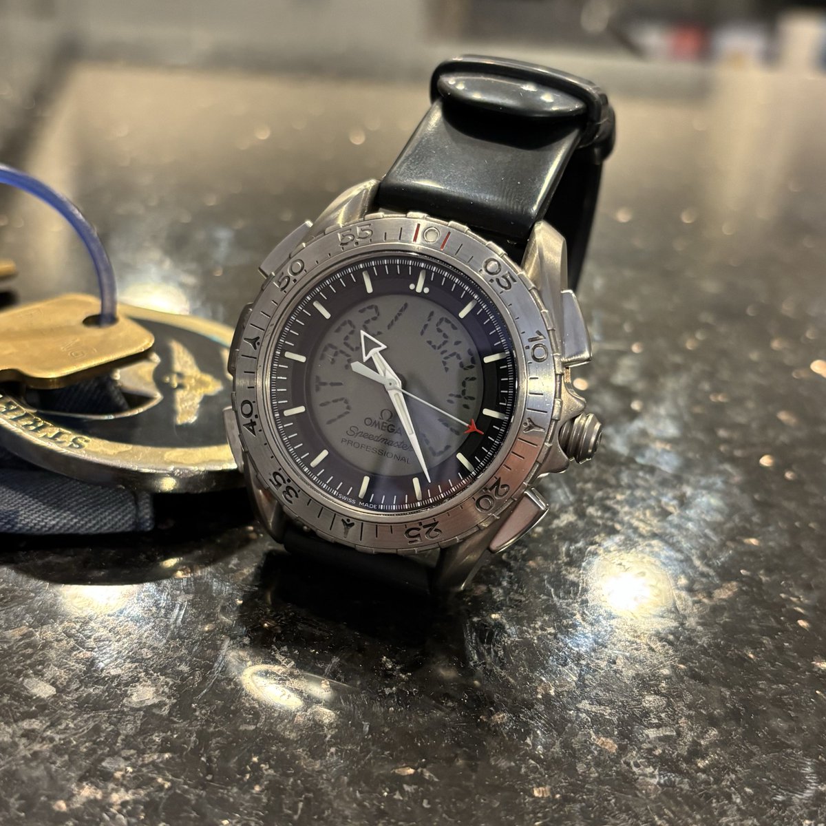 slabnation's tweet photo. Hey @omegawatches thanks for the beautiful refurb of my squadron X-33! Missed flying with it the last few weeks as it’s been on my wrist for 20+ years in the cockpit. Also, thank you to the pros at your Plaza Frontenac boutique for taking care of the logistics. https://t.co/OHoZudVbSD
