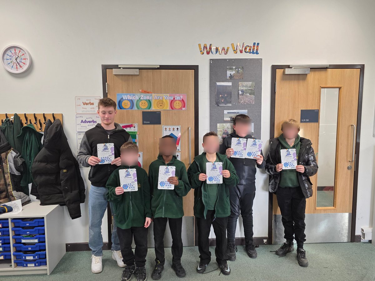 LanghamOaks's tweet image. 👉 Staff and Student&apos;s @LanghamOaks School receive 50/100/200 meter swimming 🏊‍♂️ certificates today. Congratulations to all the students on this massive achievement, and a special mention to staff member Adam who gained his 100 meter award! #SEMH #Swimming