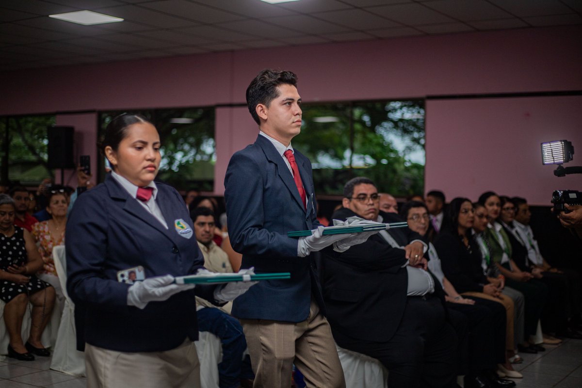 ucn_central's tweet image. UCN Cierra 2ª Jornada de la 24ª Graduación 🎓🎉

El 14/11/2025, UCN invistió en su Sede Central a nuevos profesionales de Enfermería, Psicología, Medicina, Ing. Sistemas y Farmacia. El acto solemne reafirmó el compromiso con la excelencia educativa y la formación integral,…