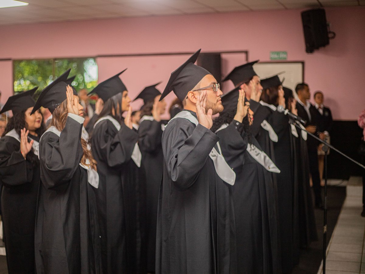 ucn_central's tweet image. UCN Cierra 2ª Jornada de la 24ª Graduación 🎓🎉

El 14/11/2025, UCN invistió en su Sede Central a nuevos profesionales de Enfermería, Psicología, Medicina, Ing. Sistemas y Farmacia. El acto solemne reafirmó el compromiso con la excelencia educativa y la formación integral,…