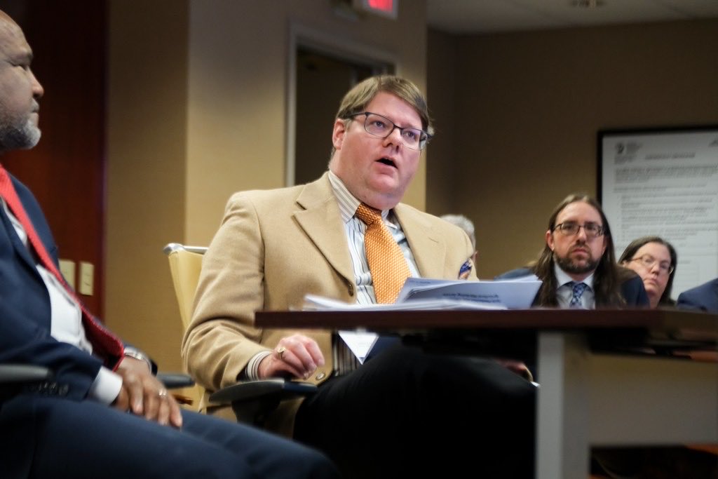 Thankfully, the Democrat shutdown ended, allowing ⁦<a href="/USDA/">Dept. of Agriculture</a>⁩ to resume its farm reporting. The ⁦<a href="/usda_nass/">National Agricultural Statistics Service</a>⁩ WASDE report is necessary to farm country’s planning, planting, and harvesting decisions. Proud to sign it once again.