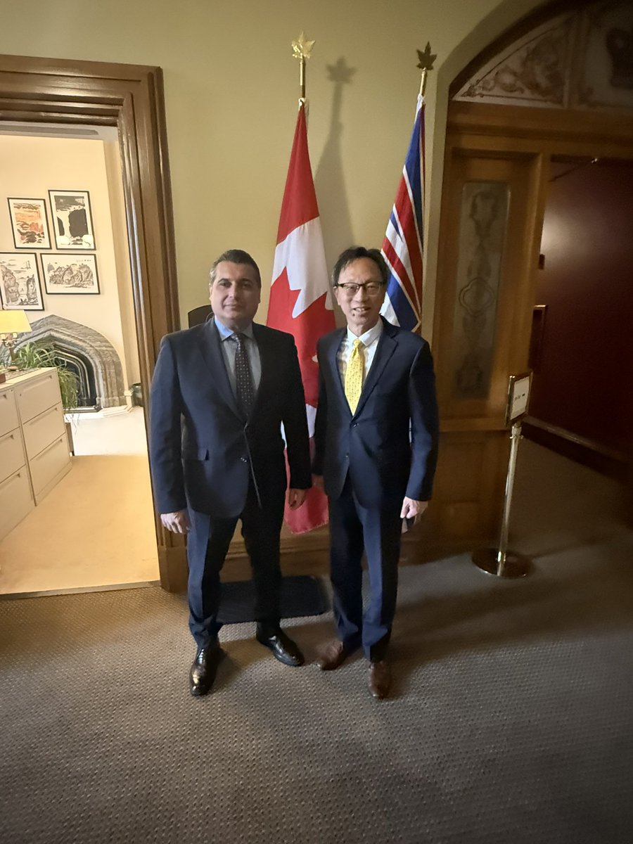 Bugünkü samimi evsahipliği için Senatör Yuen Pau Woo’ya teşekkür ediyoruz. 

We thank Senator Yuen Pau Woo for his candid hospitality today. <a href="/yuenpauwoo/">Yuen Pau Woo</a>