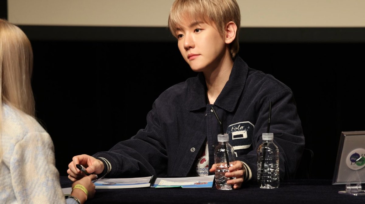 Connie_0507's tweet photo. 251118 WM 사인회
관찰중…

@B_hundred_Hyun @BAEKHYUN_INB100 
#BAEKHYUN #백현 #伯贤 https://t.co/zXe7iELWZ8