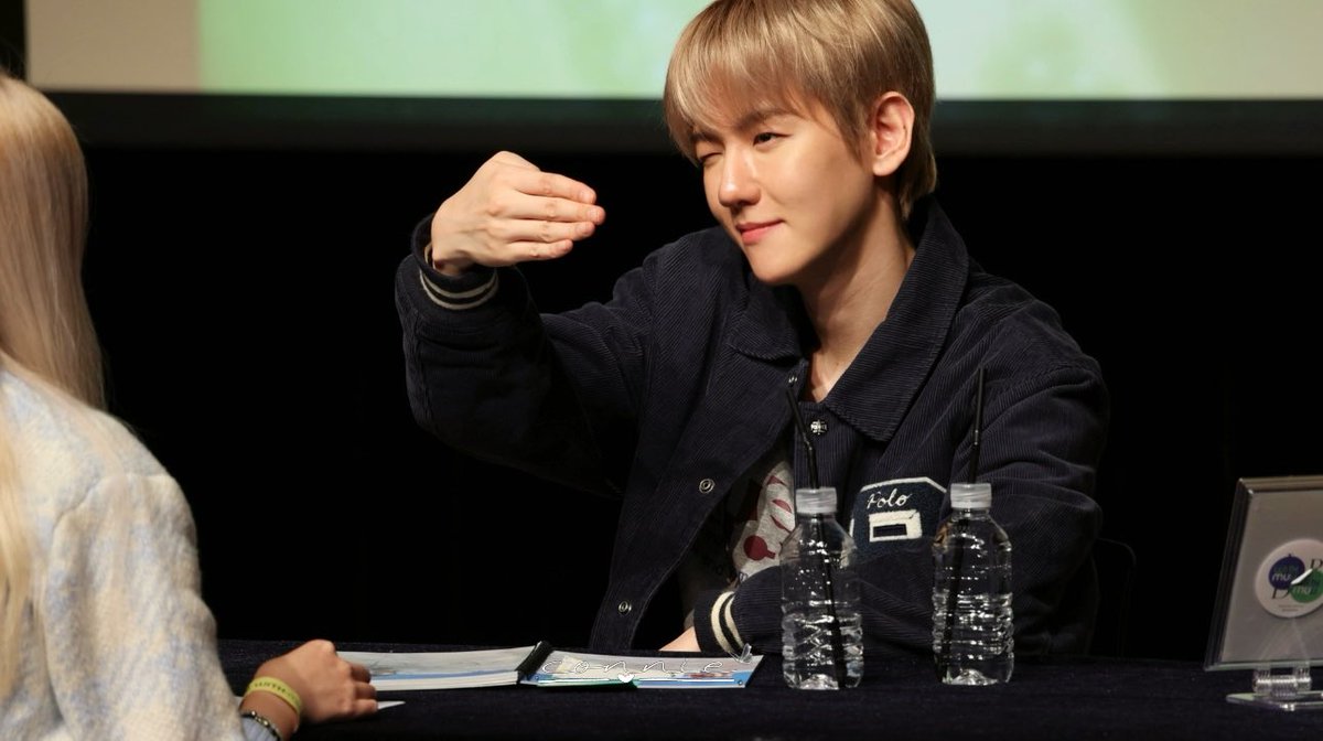 251118 WM 사인회
관찰중…

<a href="/B_hundred_Hyun/">Baekhyun_EXO</a> <a href="/BAEKHYUN_INB100/">BAEKHYUN_official</a> 
#BAEKHYUN #백현 #伯贤