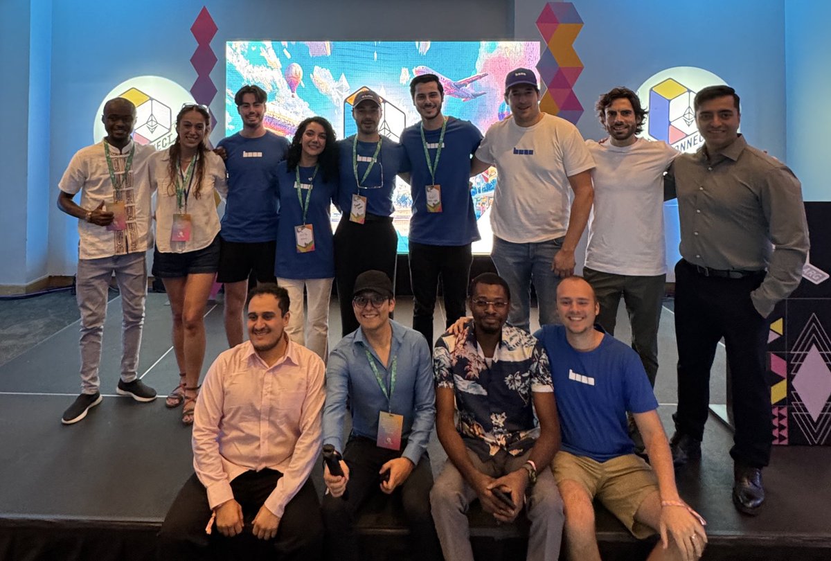 scarfacedoteth's tweet image. Yesterday at the Base Bath startup Track Pitch Day, I was in the room, and FIVE African teams took the stage, pitching to a global set of audience and investors. And they delivered.

Then I saw this from the Base West Africa lead @Sir_Damilare :

 “You come into rooms like this…